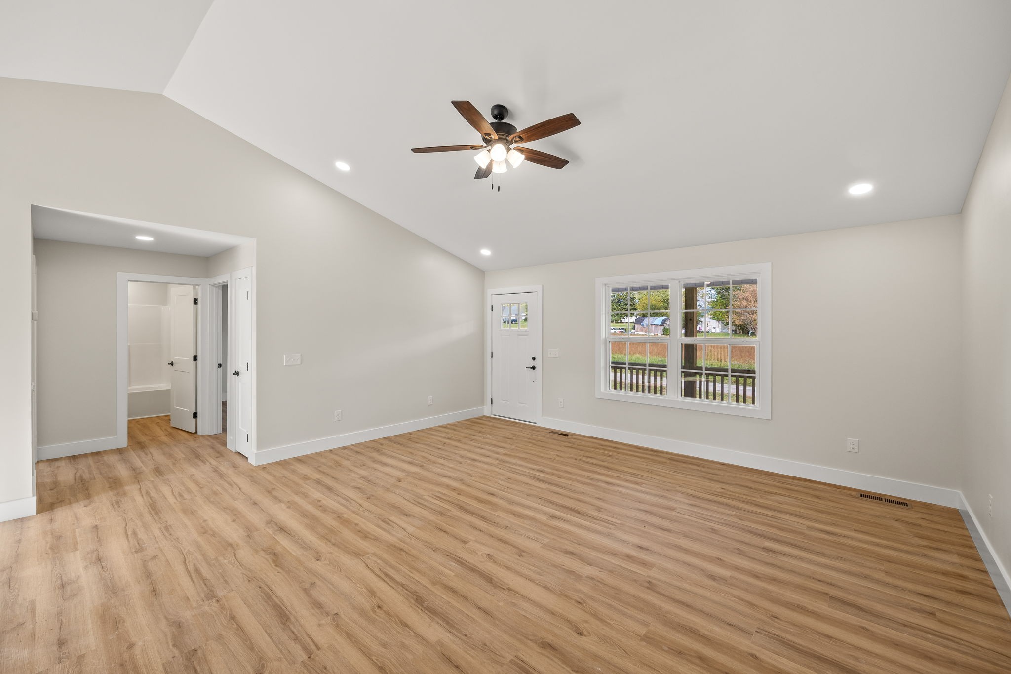 291 5th Avenue South Baxter, TN 38544 - Photo 3 of 27