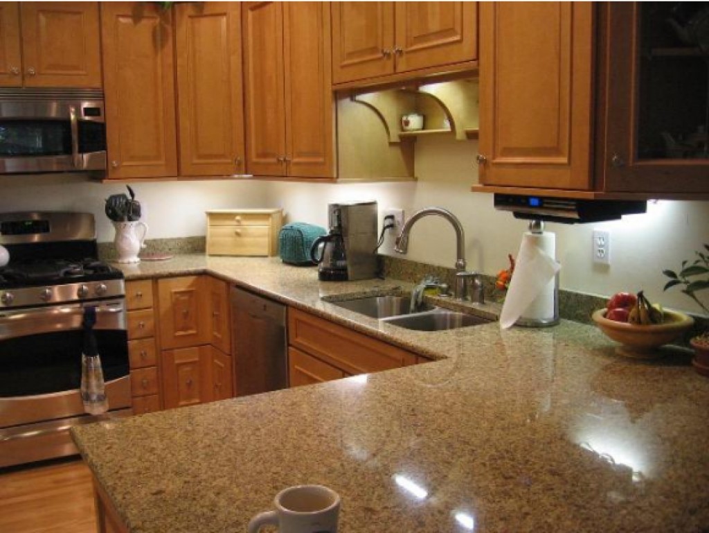 66 Beals Road Bedford, NH 03110 - Photo 3 of 10 Gallery Image 3