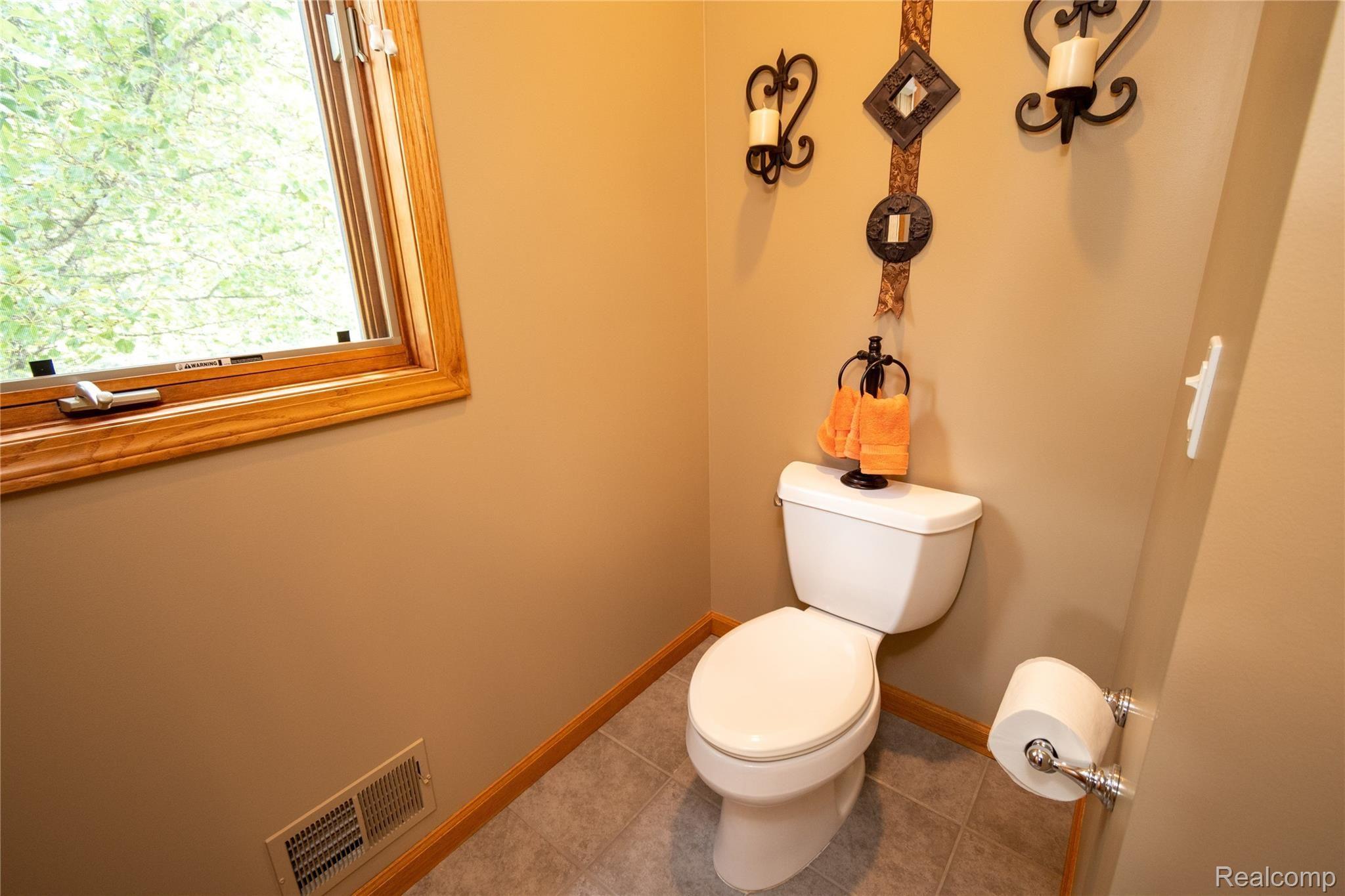 9449 Quail Ridge Run Brighton, MI 48114 - Photo 38 of 71 DSC_0876.jpg