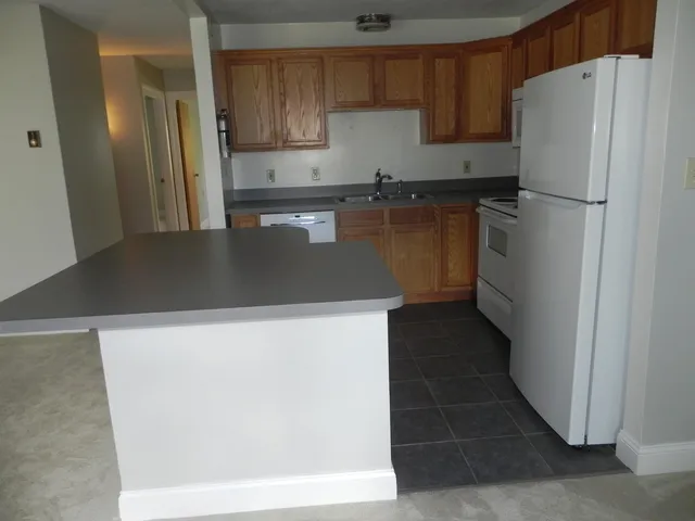 $279,900 | 17 Hawthorne Circle, South Burlington, VT 05403