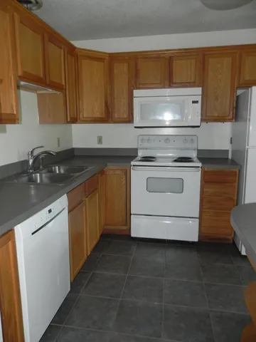 $279,900 | 17 Hawthorne Circle, South Burlington, VT 05403