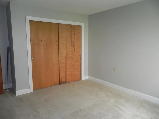 $279,900 | 17 Hawthorne Circle, South Burlington, VT 05403