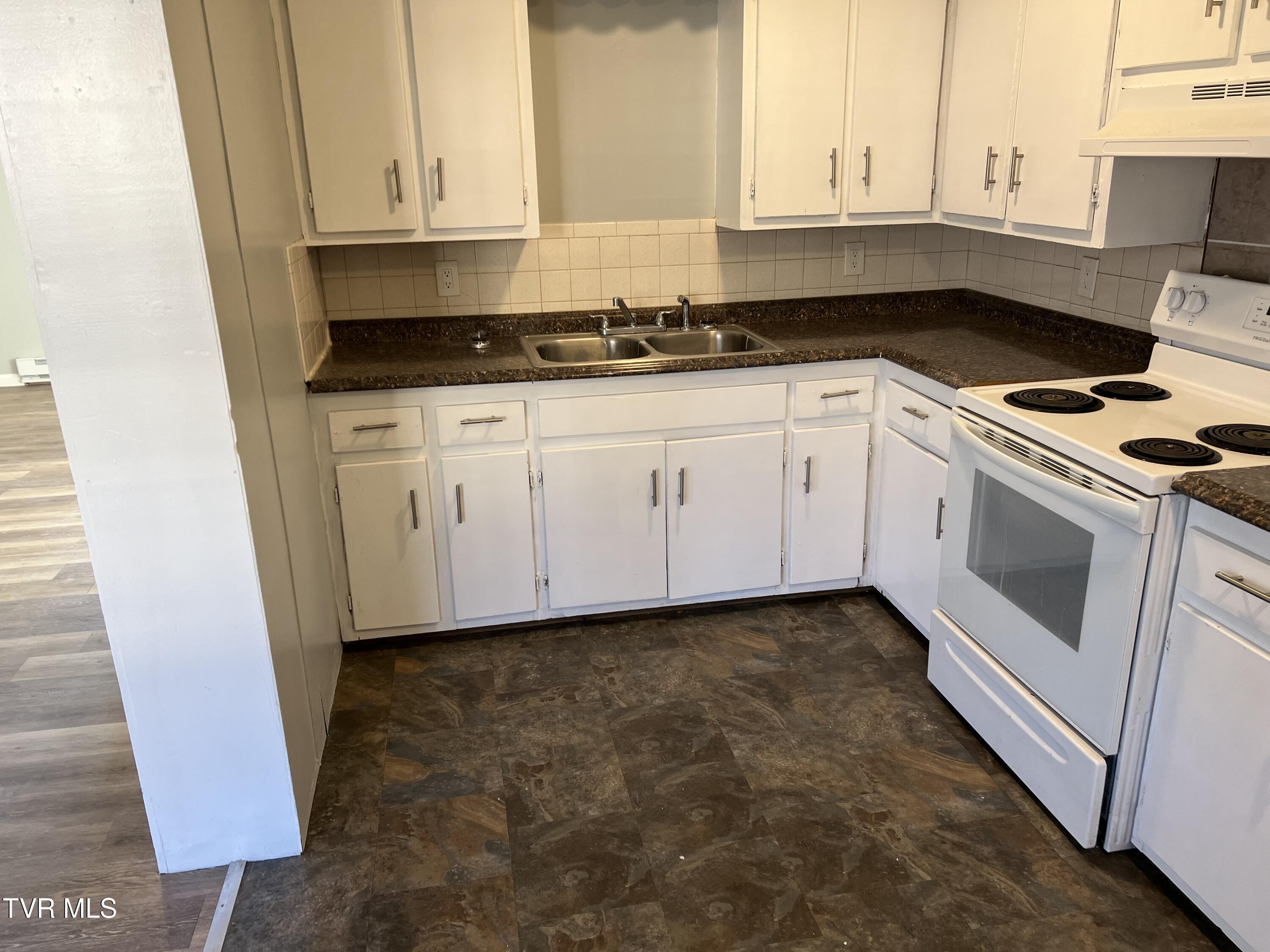 1500 Bell Ridge Road Johnson City, TN 37601 - Photo 4 of 8 IMG_2681