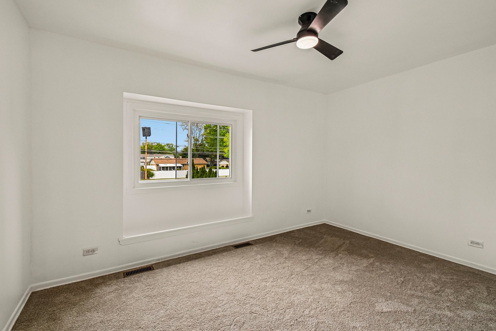 183 West Algonquin Road Des Plaines, IL 60016 - Photo 13 of 37