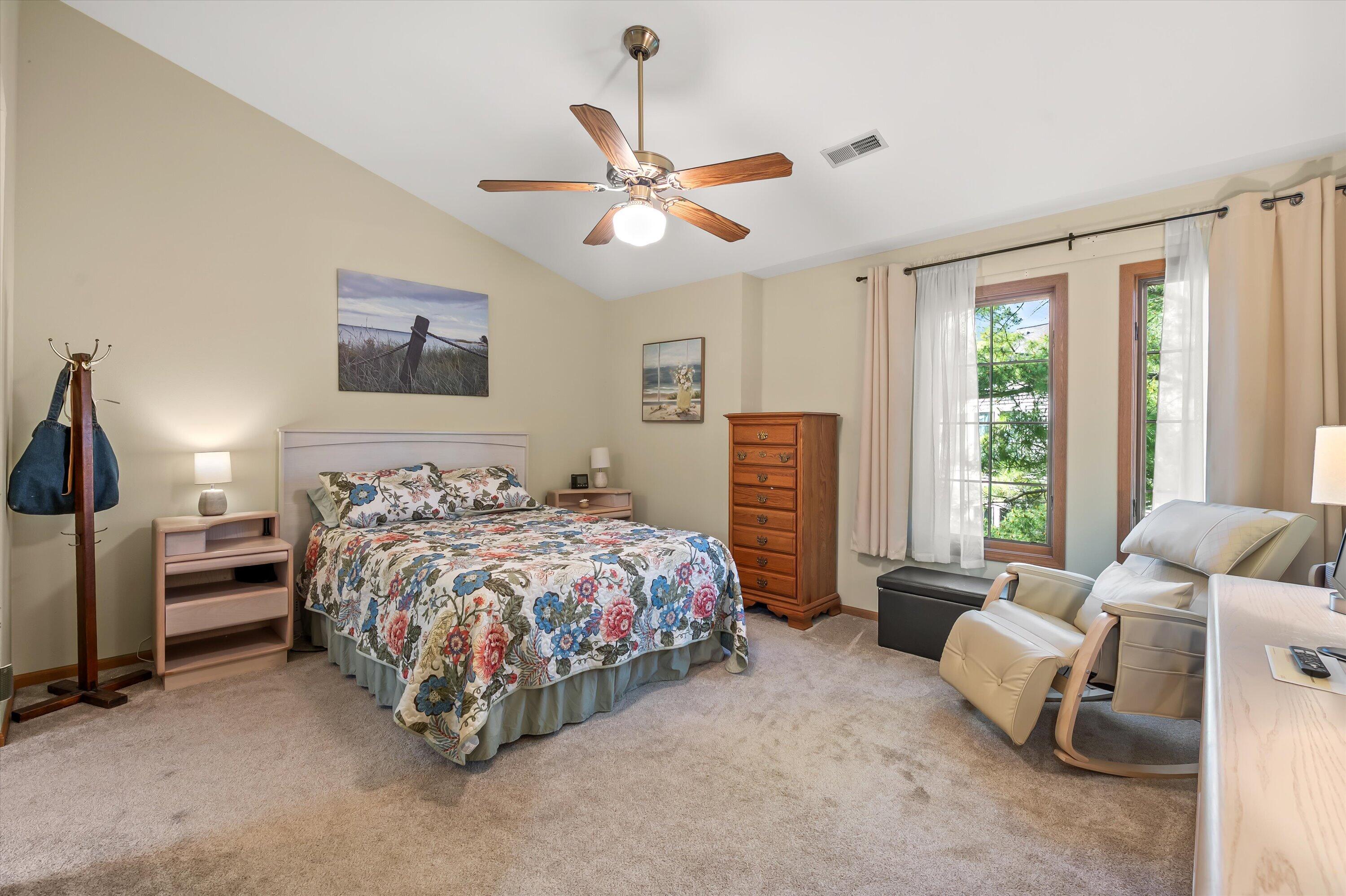 2264A Circle Ridge, Unit D Delafield, WI 53018 - Photo 7 of 12 Primary Suite