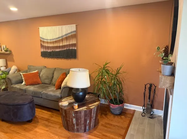 $315,000 | 1477 South County Farm Road, Unit 11, Wheaton, IL 60189