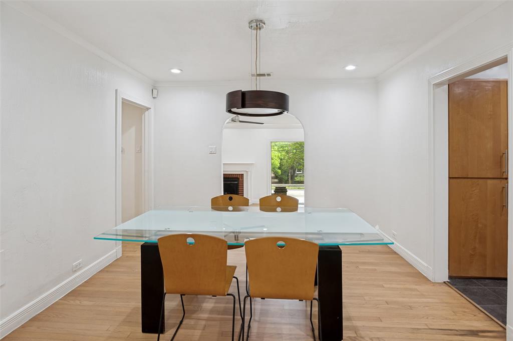 702 North Hampton Road Dallas, TX 75208 - Photo 13 of 35