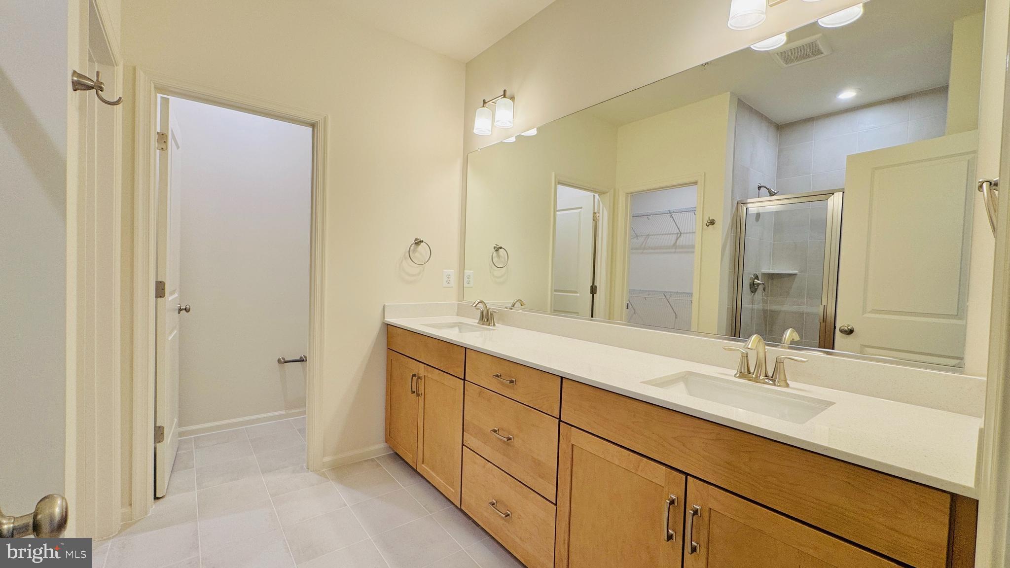 2613 River Birch Road Herndon, VA 20171 - Photo 17 of 22 Primary Bath