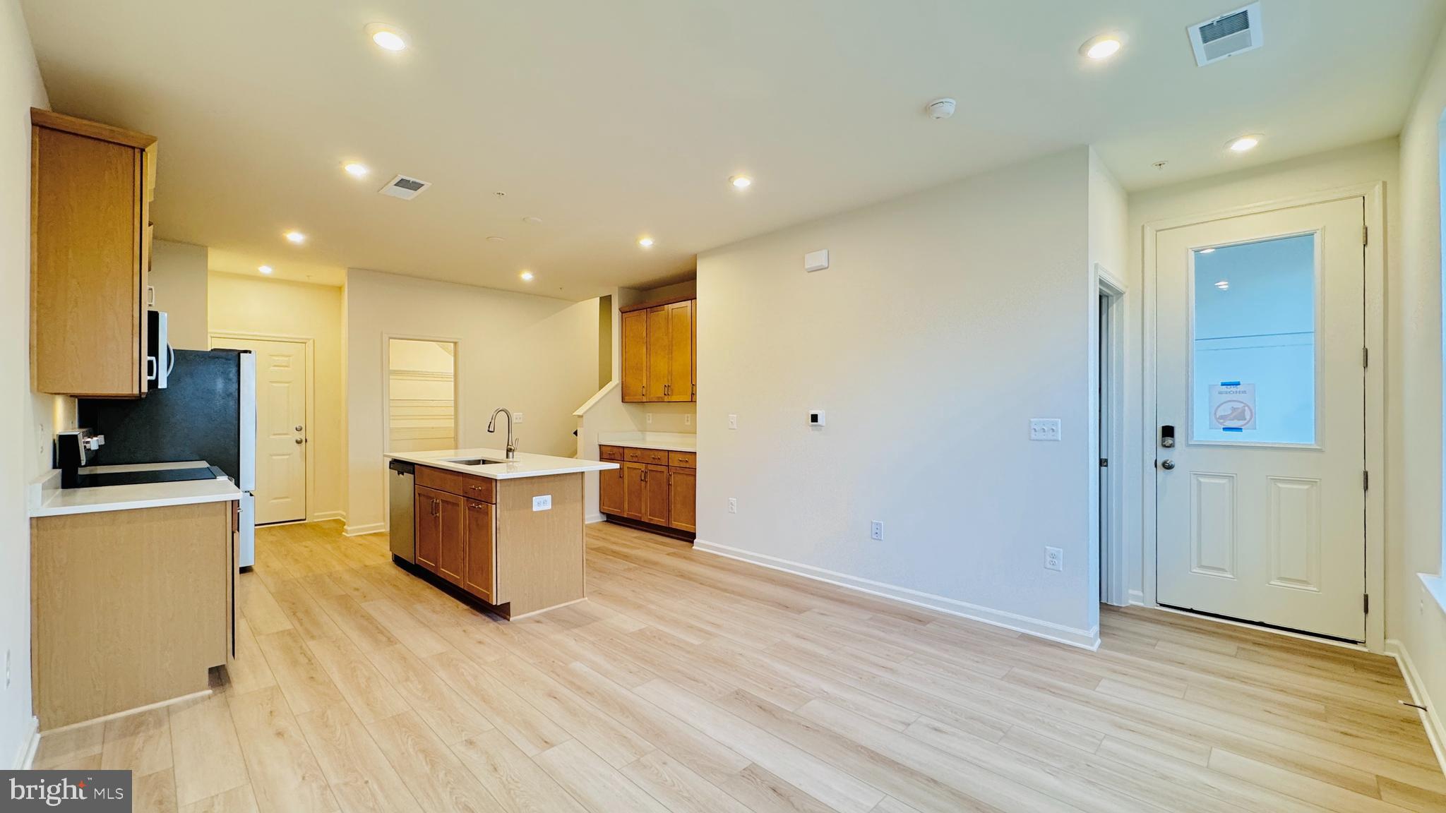2613 River Birch Road Herndon, VA 20171 - Photo 2 of 22 Kitchen