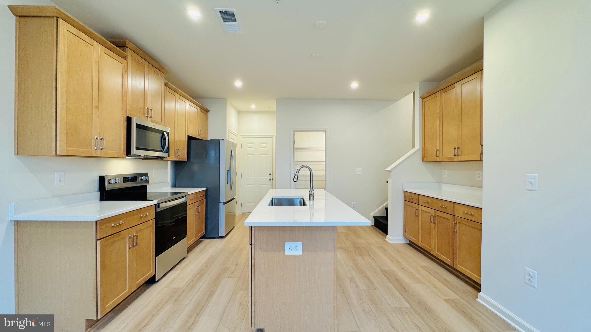 2613 River Birch Road Herndon, VA 20171 - Photo 4 of 22 Kitchen