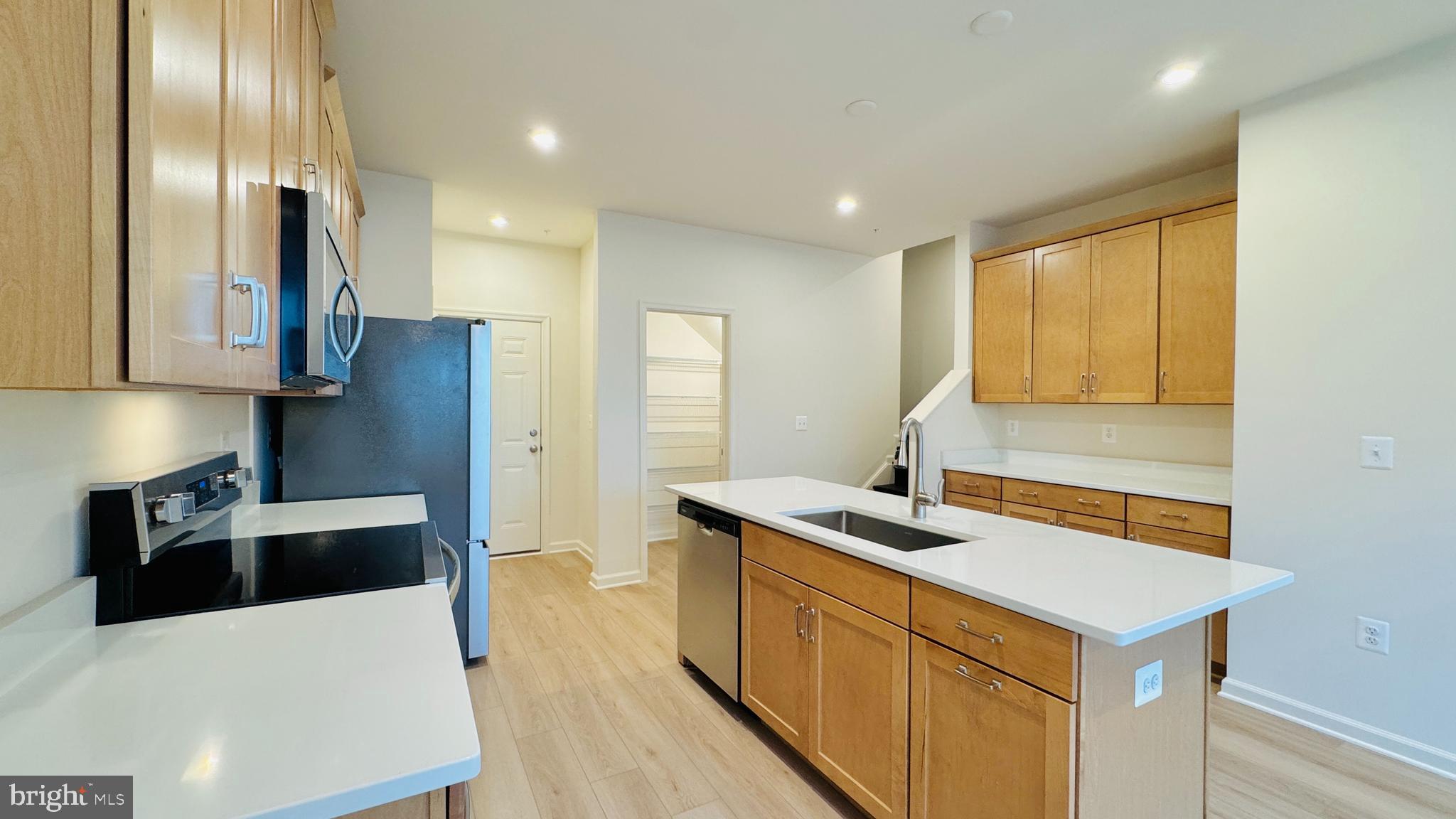 2613 River Birch Road Herndon, VA 20171 - Photo 5 of 22 Kitchen