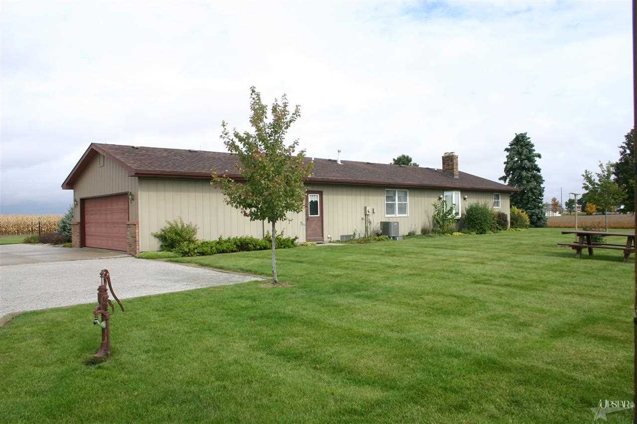 17430 Howe Road Monroeville, IN 46773 - Photo 4 of 28
