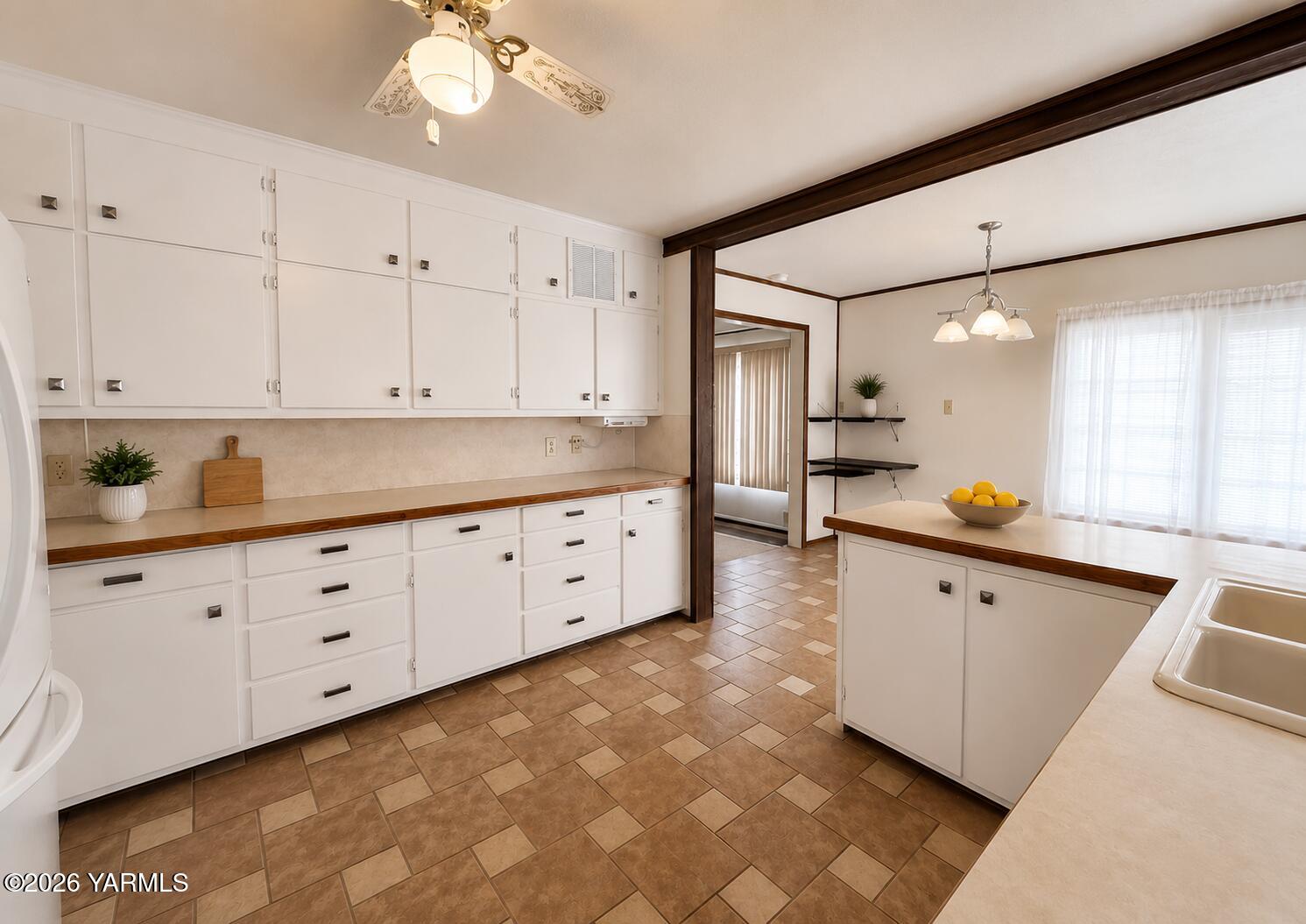 481 Woodall Road Grandview, WA 98930 - Photo 11 of 27 E5AE91E1-3811-4F78-B389-2FE60476D956