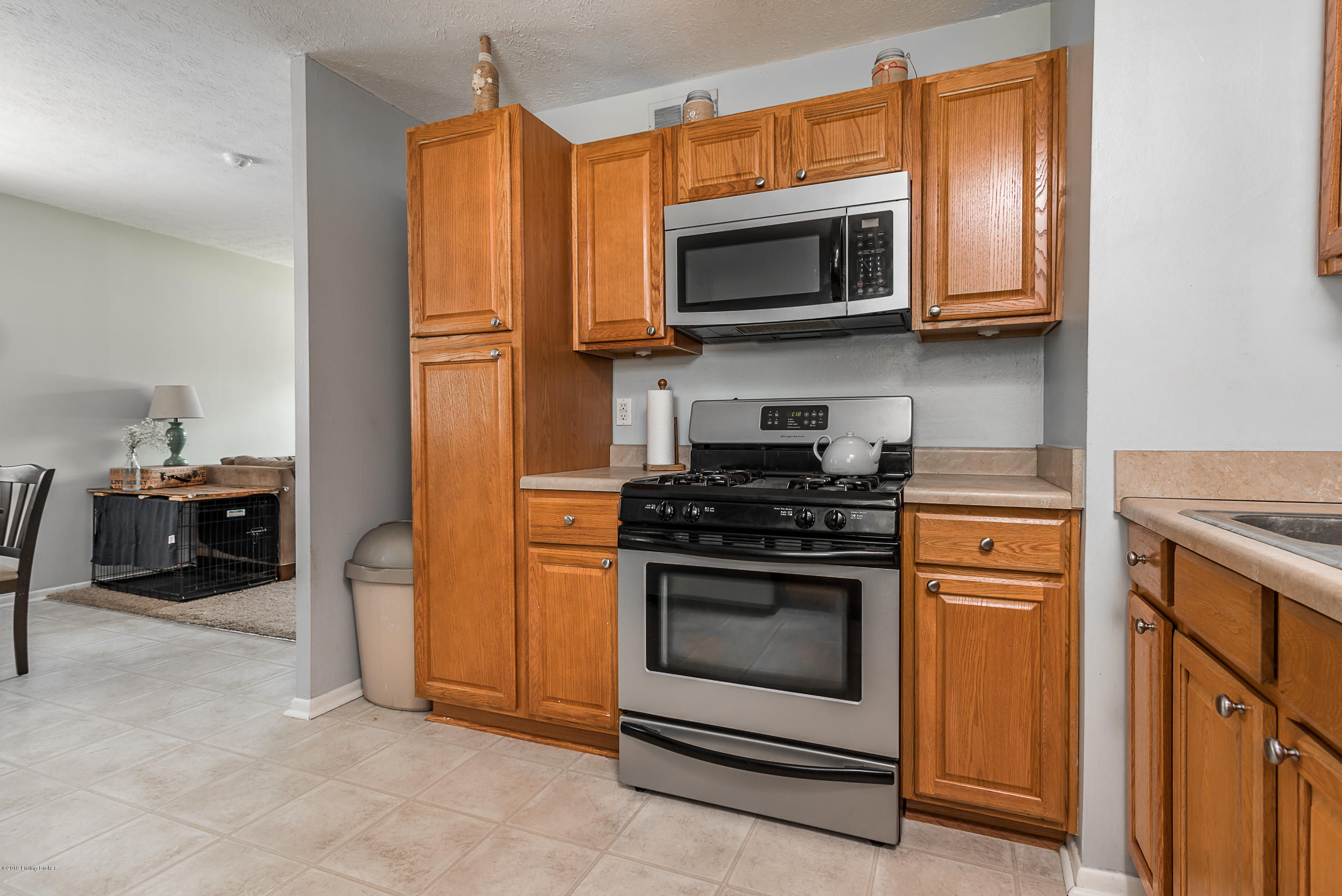 4903 Red Fern Road Louisville, KY 40218 - Photo 12 of 24 Kitchen