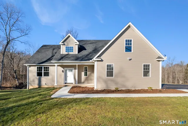 $675,000 | 117 Colchester Avenue, East Hampton, CT 06424