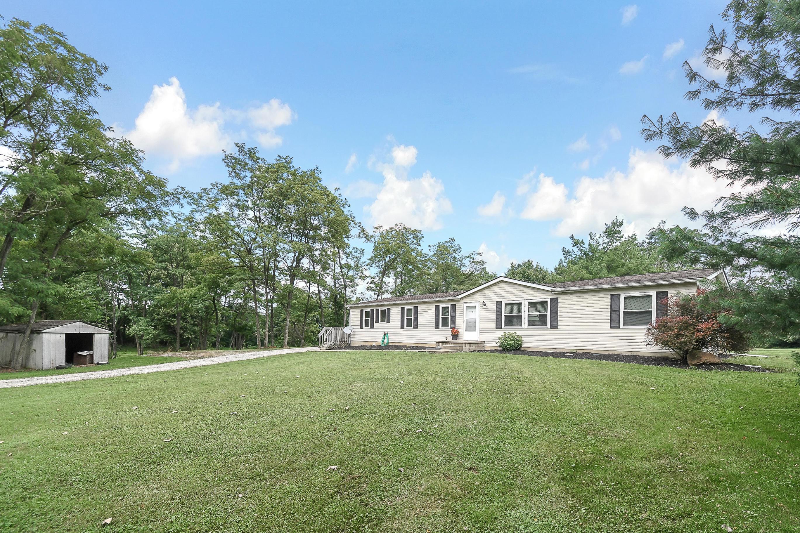 1700 Burnside Road Northwest Pataskala, OH 43062 - Photo 4 of 44
