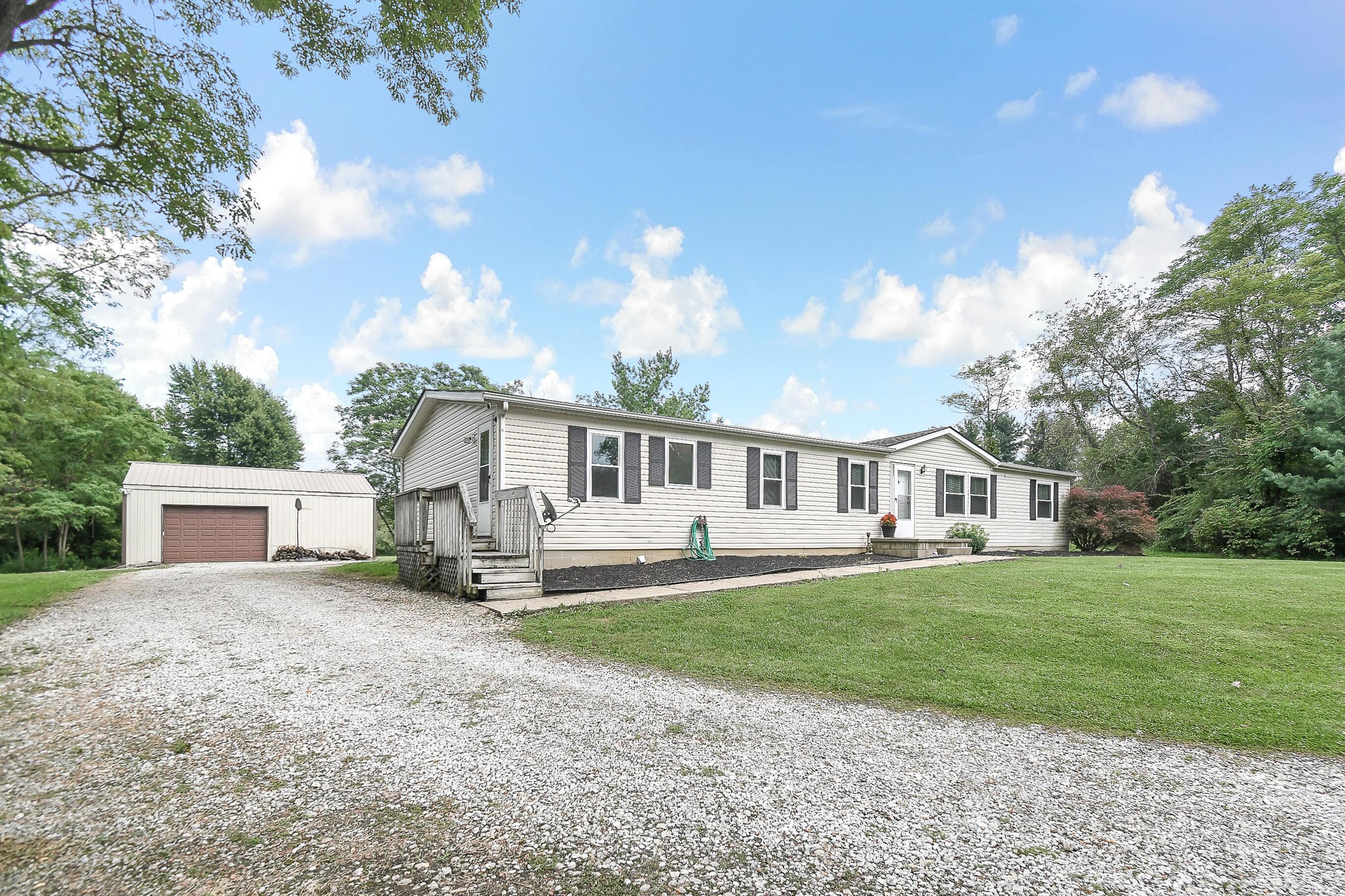 1700 Burnside Road Northwest Pataskala, OH 43062 - Photo 5 of 44