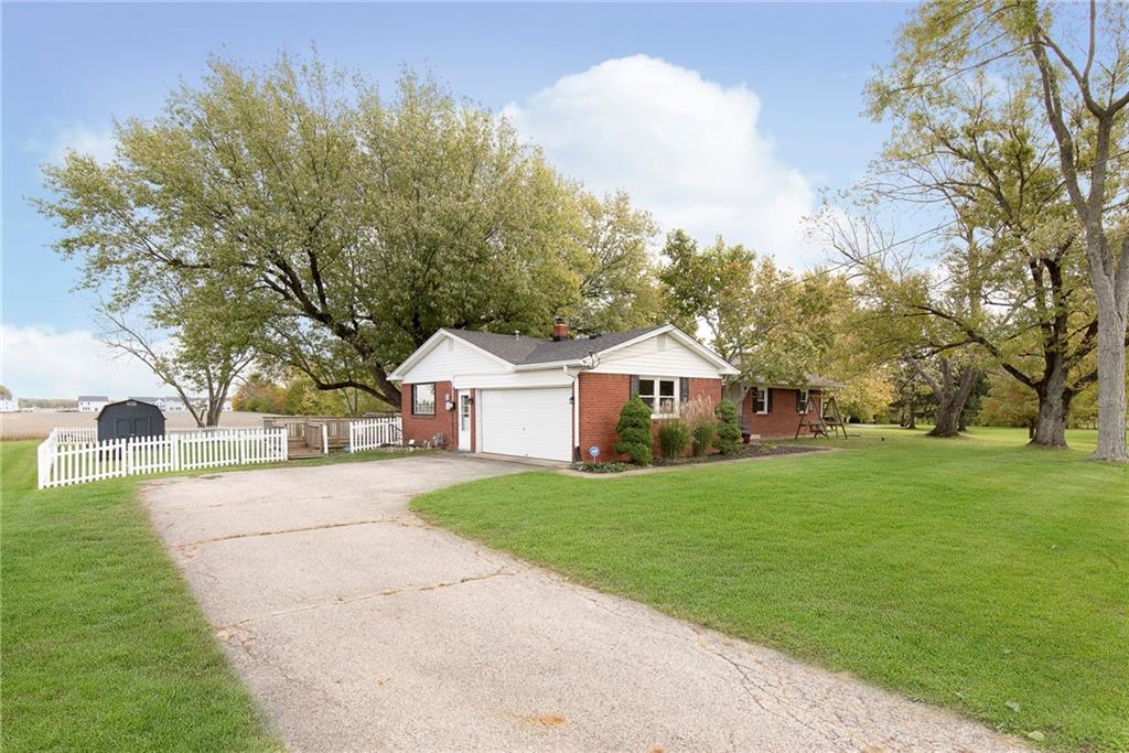 7139 South Franklin Road Indianapolis, IN 46259 - Photo 3 of 27 Gallery Image 3
