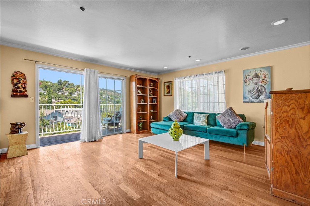 3975 Barrett Road Los Angeles, CA 90032 - Photo 6 of 24 Gallery Image 6
