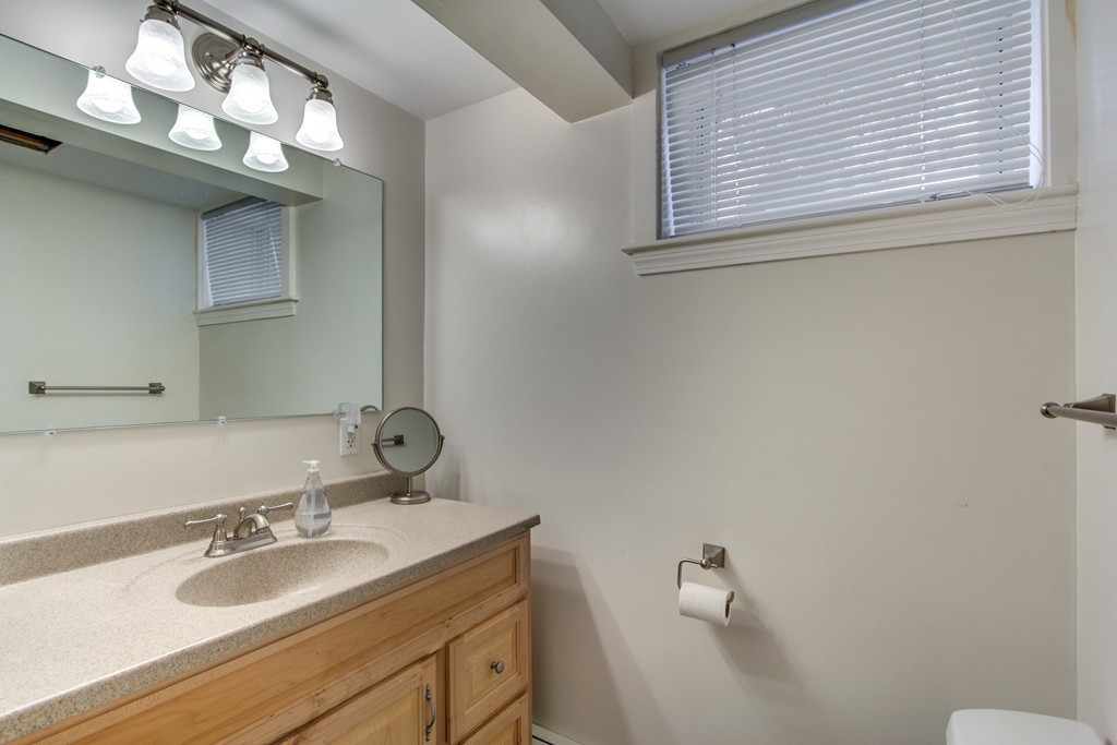 12 Hillside Road Ipswich, MA 01938 - Photo 17 of 28 Gallery Image 17