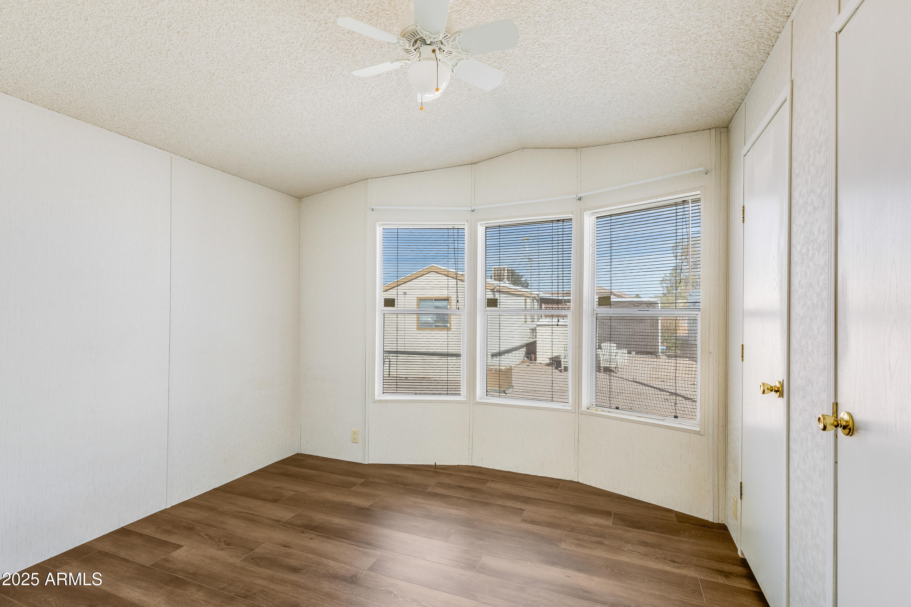 2523 East Contention Mine Road, Unit 34 Phoenix, AZ 85032 - Photo 8 of 11 2523 E Contention Mine Rd-10
