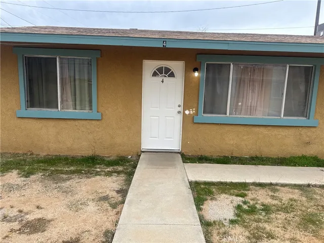 $1,450 | 10655 Cochiti Road, Unit 4, Apple Valley, CA 92308