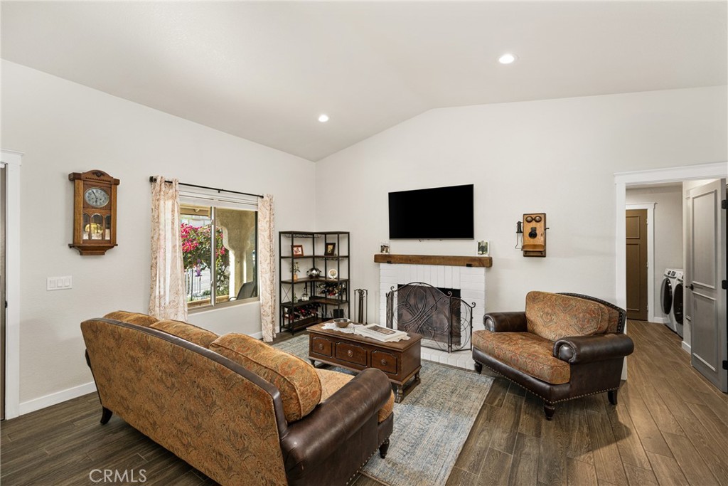 1116 West Craig Street Rialto, CA 92377 - Photo 3 of 37