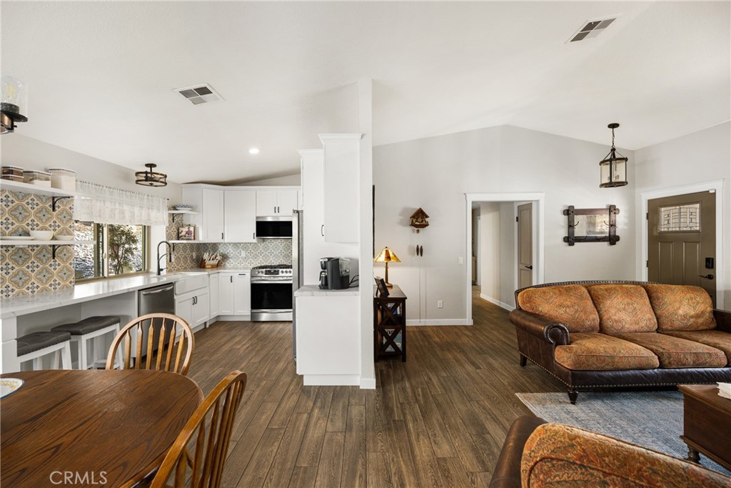 1116 West Craig Street Rialto, CA 92377 - Photo 8 of 37