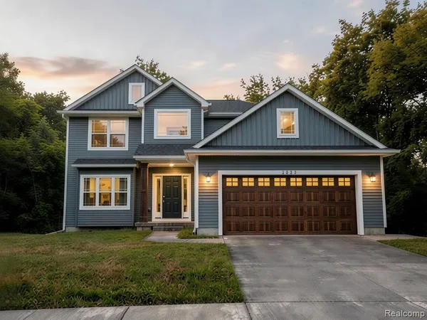 $379,900 | 553 West Wildwood Drive, Owosso, MI 48867