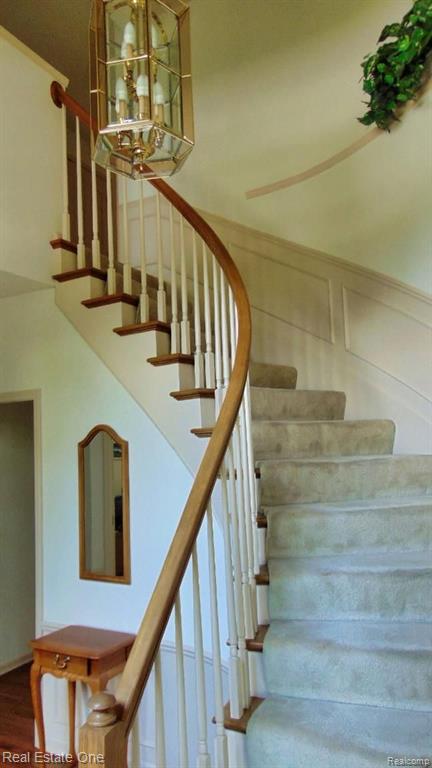 2458 Pleasant View Drive Rochester Hills, MI 48306 - Photo 4 of 68