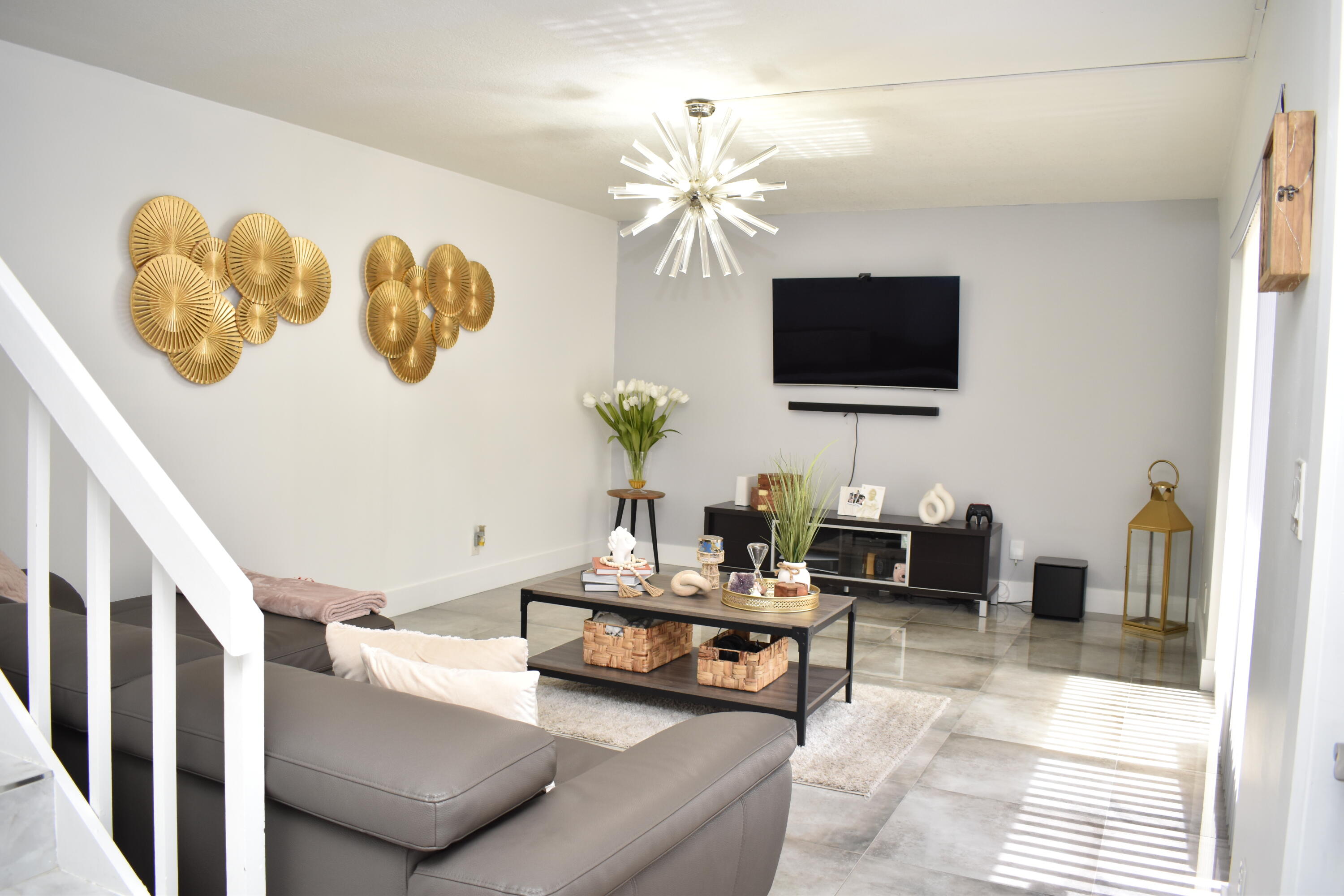 406 Arabian Road Palm Springs, FL 33461 - Photo 1 of 14 Living Room