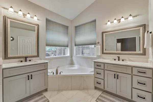 $4,700 | 3 East Night Heron Place, The Woodlands, TX 77382