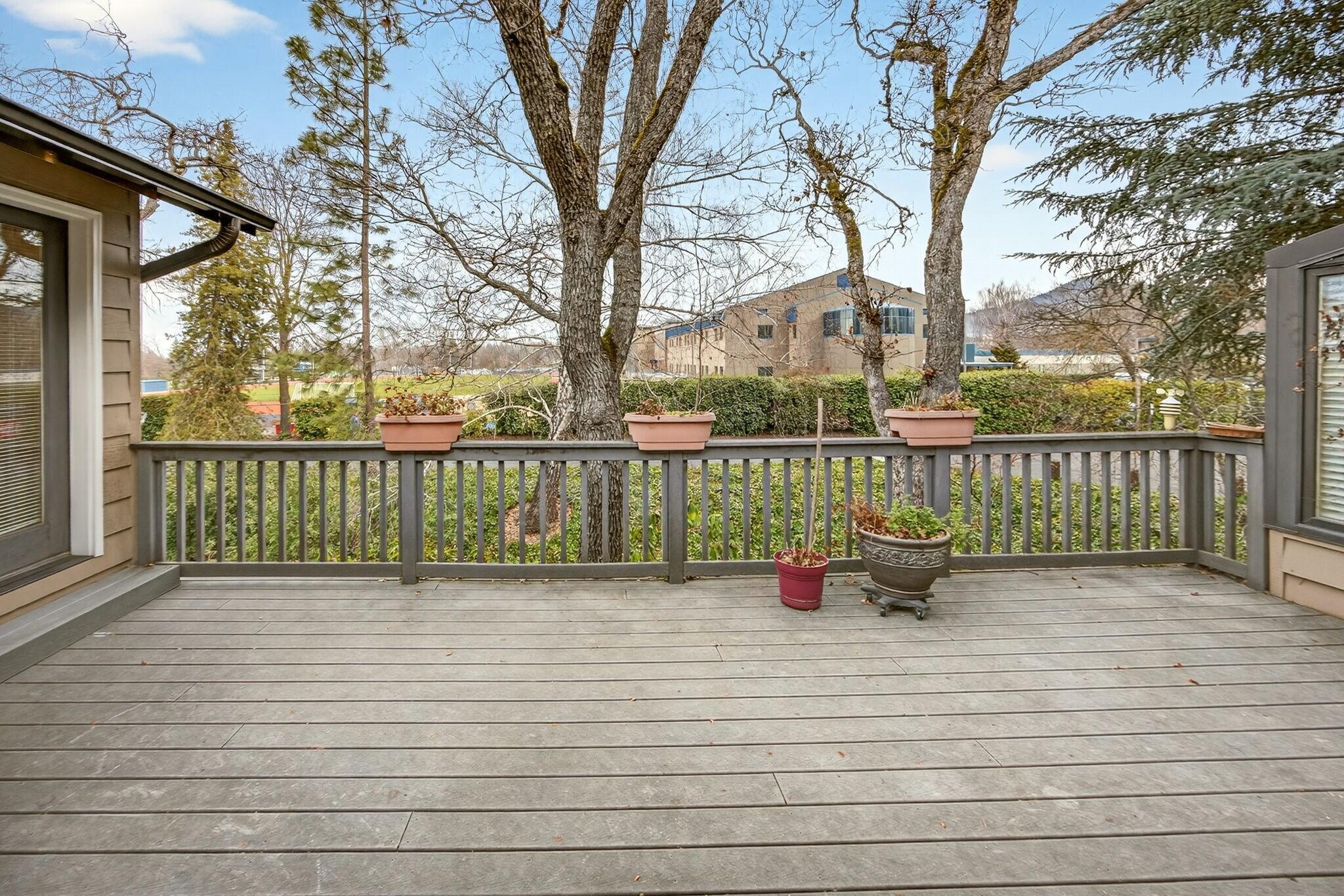 2585 Freedom Way Medford, OR 97504 - Photo 11 of 66