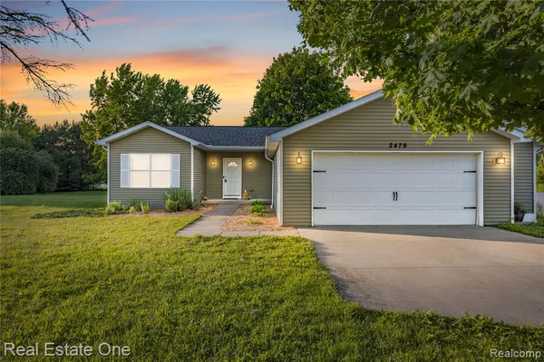 $299,999 | 2479 Gibson Road, Grand Blanc, MI 48439