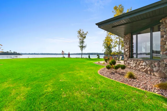 $799,900 | N8070 Tipperary Lane, Crivitz, WI 54114