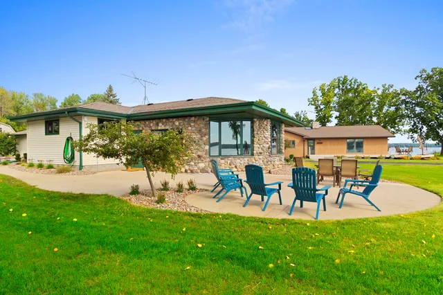 $799,900 | N8070 Tipperary Lane, Crivitz, WI 54114