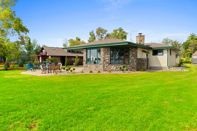 $799,900 | N8070 Tipperary Lane, Crivitz, WI 54114