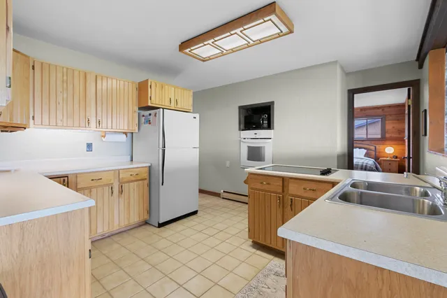 $799,900 | N8070 Tipperary Lane, Crivitz, WI 54114