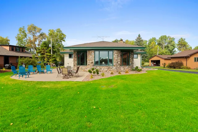 $799,900 | N8070 Tipperary Lane, Crivitz, WI 54114