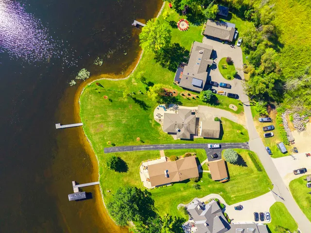 $799,900 | N8070 Tipperary Lane, Crivitz, WI 54114