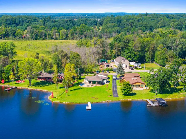 $799,900 | N8070 Tipperary Lane, Crivitz, WI 54114