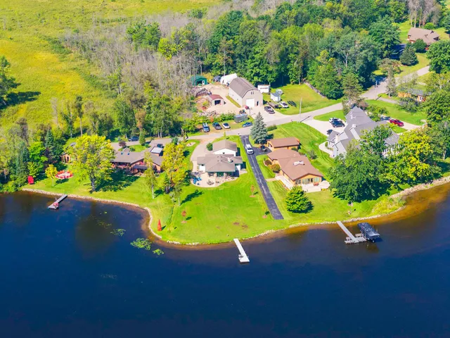 $799,900 | N8070 Tipperary Lane, Crivitz, WI 54114