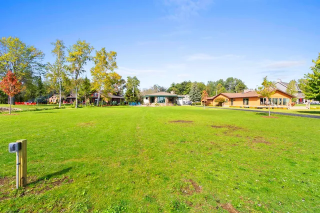 $799,900 | N8070 Tipperary Lane, Crivitz, WI 54114