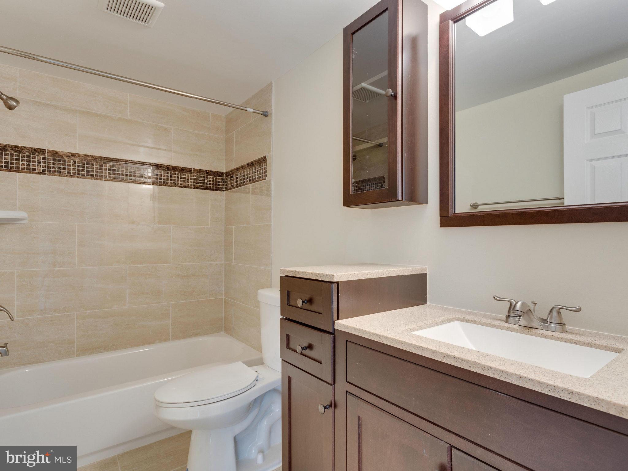 5920 Hall Street Springfield, VA 22152 - Photo 15 of 20 Bath