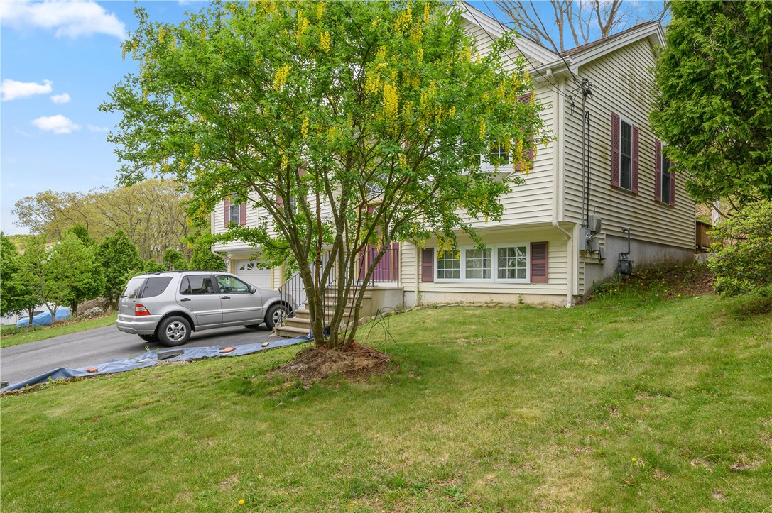 536 3rd Avenue Woonsocket, RI 02895 - Photo 3 of 23 Gallery Image 3