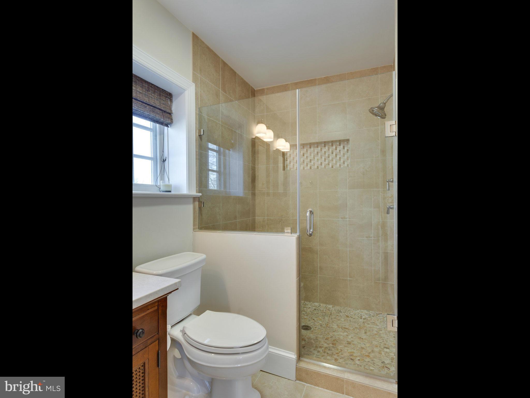 2415 Ridge Rd Drive Alexandria, VA 22302 - Photo 23 of 29 Bath (Master)