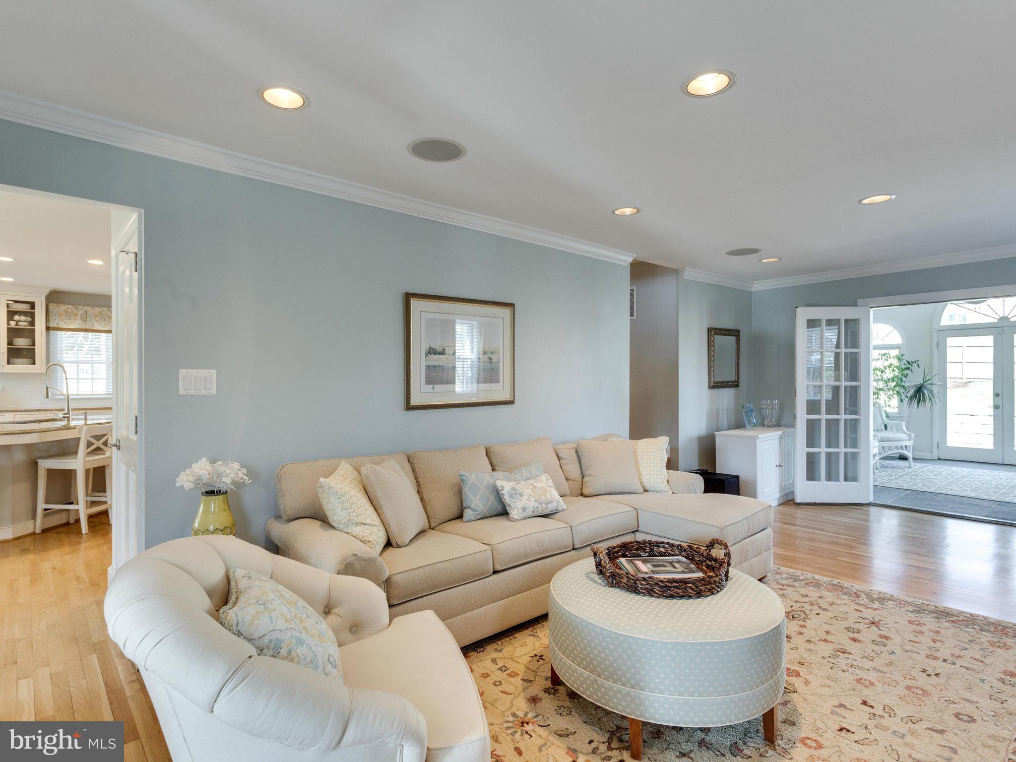 2415 Ridge Rd Drive Alexandria, VA 22302 - Photo 7 of 29 Living Room