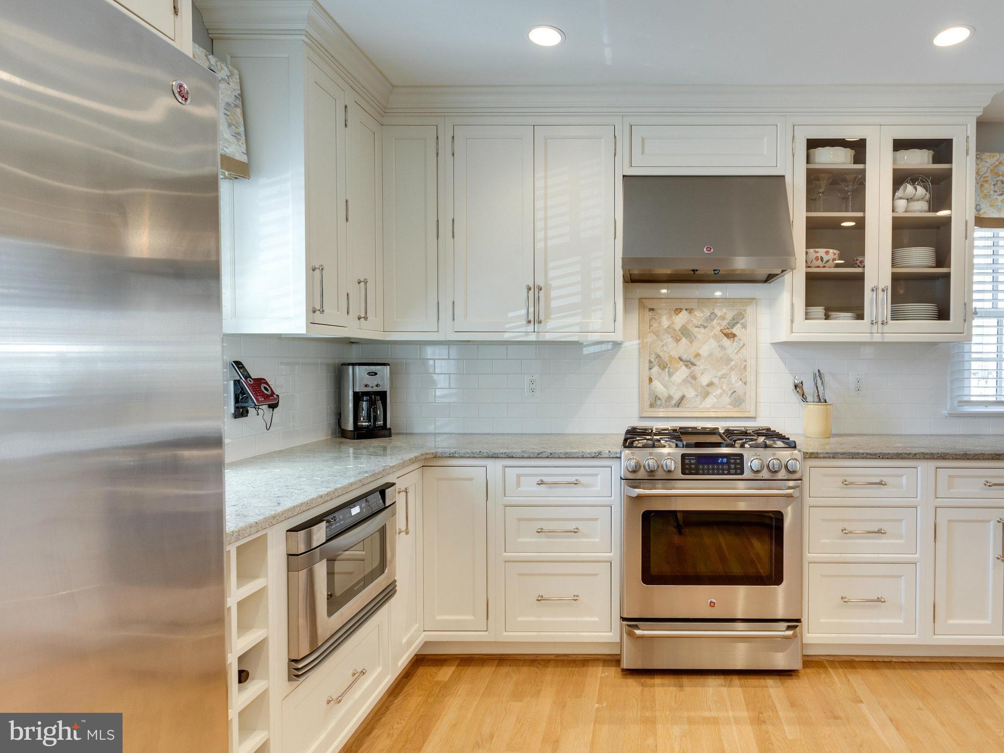 2415 Ridge Rd Drive Alexandria, VA 22302 - Photo 10 of 29 Kitchen