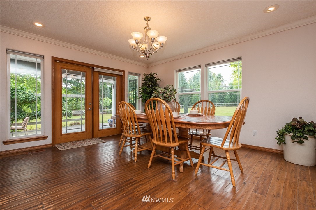395 Russell Road Winlock, WA 98596 - Photo 5 of 40