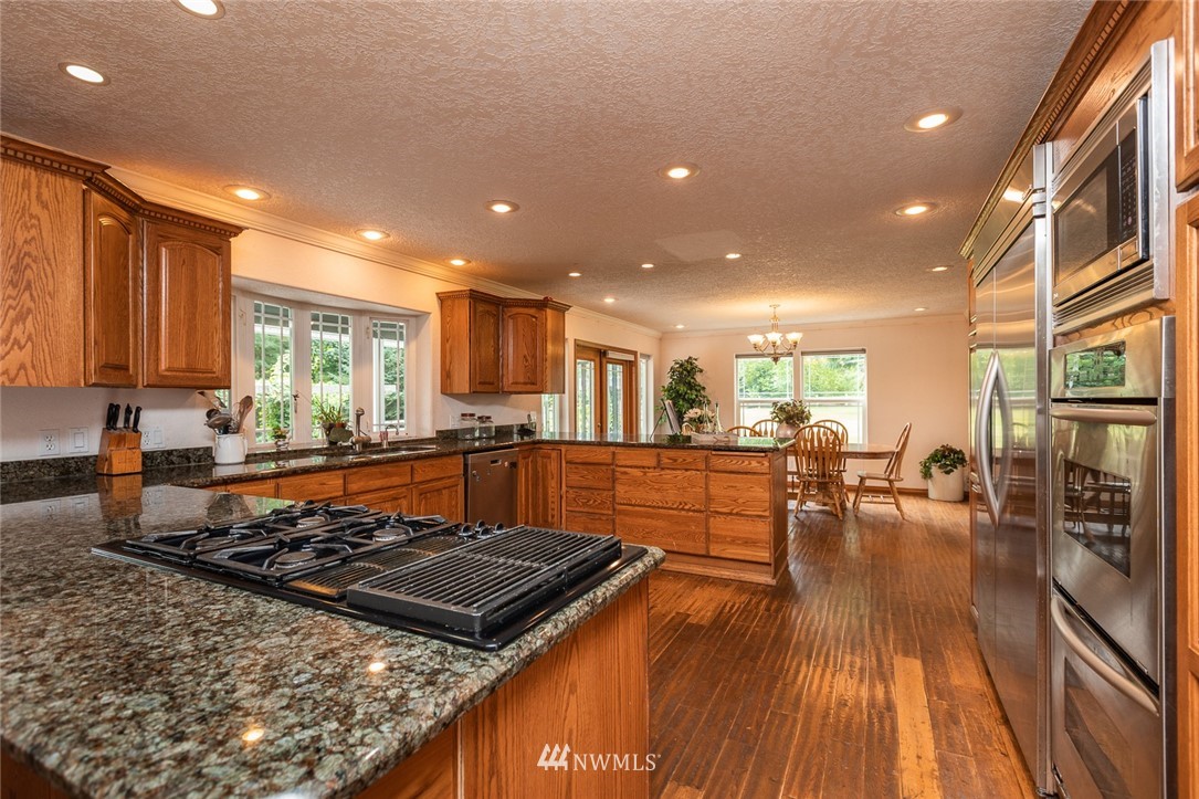 395 Russell Road Winlock, WA 98596 - Photo 8 of 40